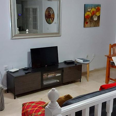Lovely 2 Bedroom Holiday Apartment In Central Caleta De Fuste Exterior photo