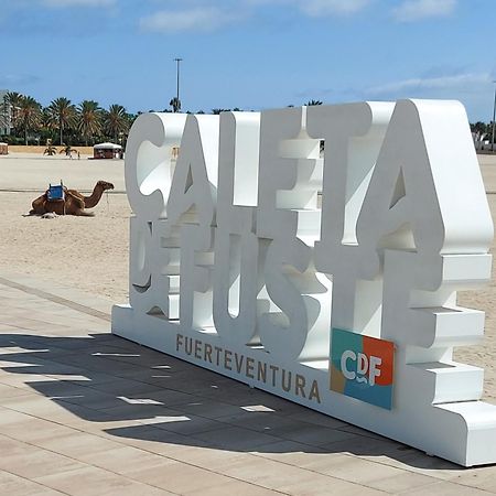 Lovely 2 Bedroom Holiday Apartment In Central Caleta De Fuste Exterior photo